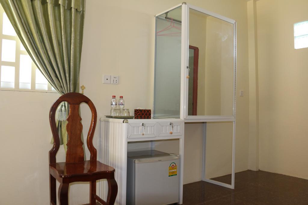 The Moonflower Bungalow Hotel Sihanoukville Bagian luar foto