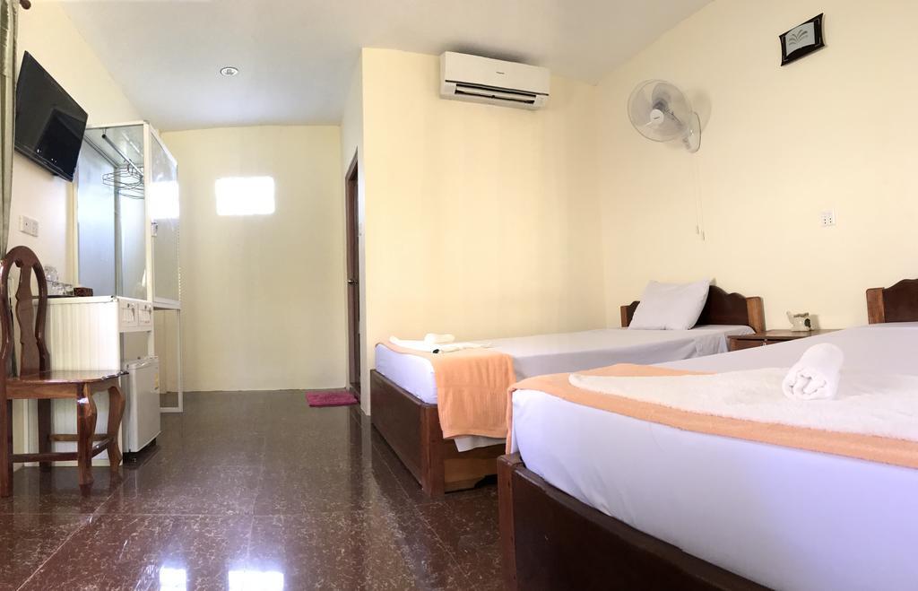 The Moonflower Bungalow Hotel Sihanoukville Bagian luar foto